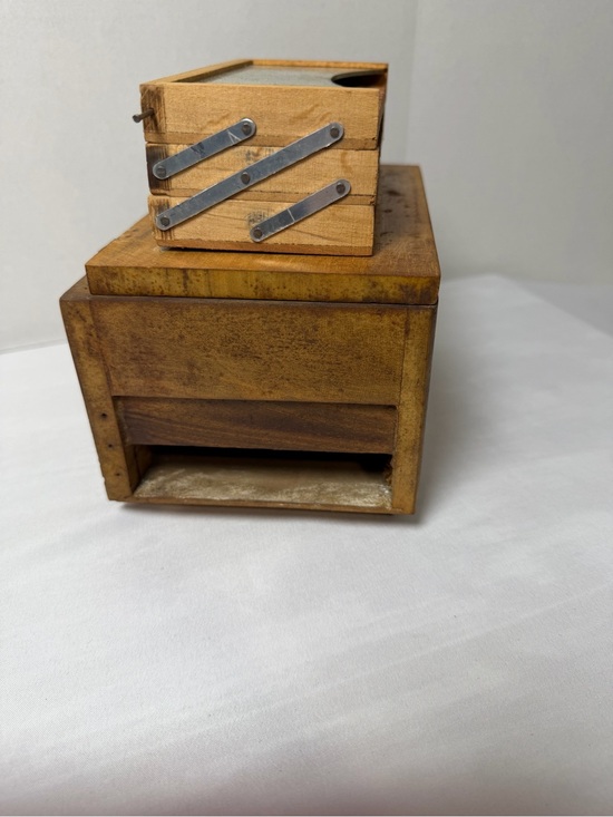 Vintage Wooden Cigarette Dispenser 30 Cig Wind Up Music Box MCM See Note